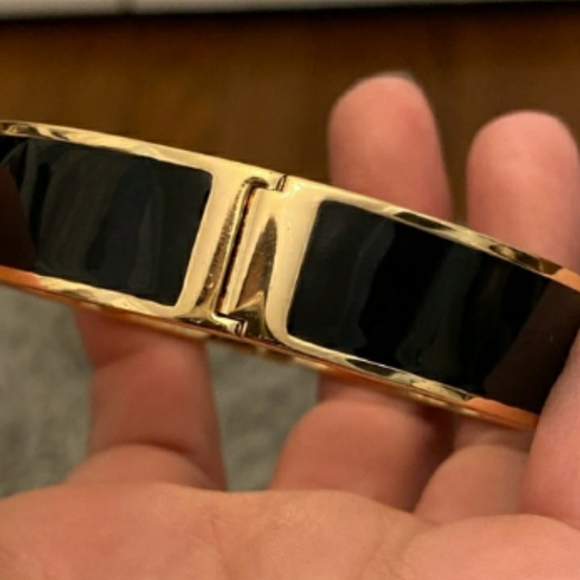 Brand New Tory Burch Enamel Braclet - Picture 3 of 13